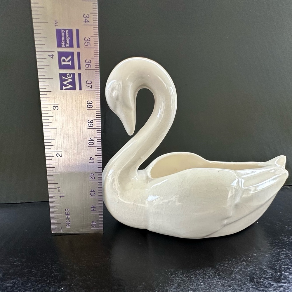 Elegant White Swan Figurine - Picture 10 of 14